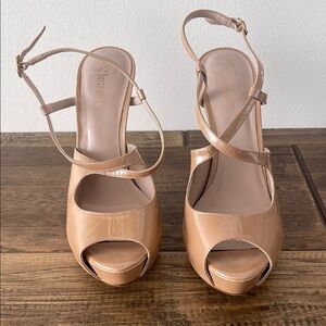 Heels in Black with Pointed Toe and Stiletto Heel